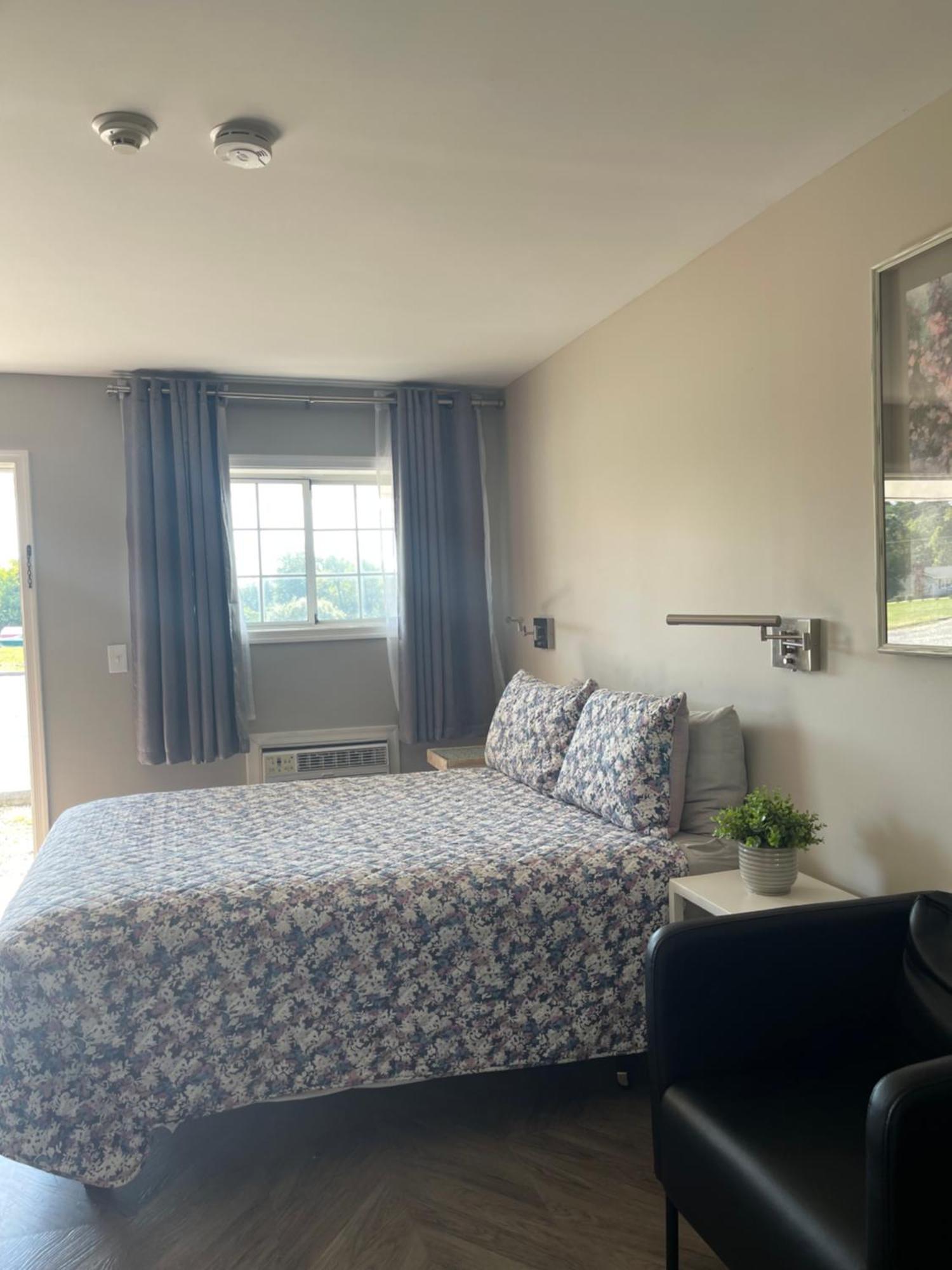 Glenora Hotel Lake Anna מראה חיצוני תמונה