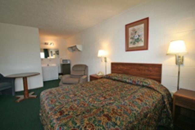 Glenora Hotel Lake Anna חדר תמונה
