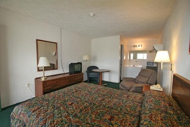 Glenora Hotel Lake Anna חדר תמונה
