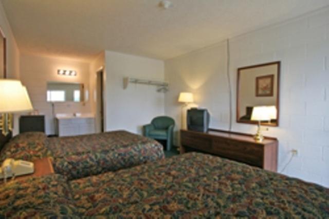 Glenora Hotel Lake Anna חדר תמונה