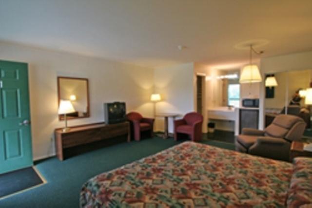 Glenora Hotel Lake Anna חדר תמונה